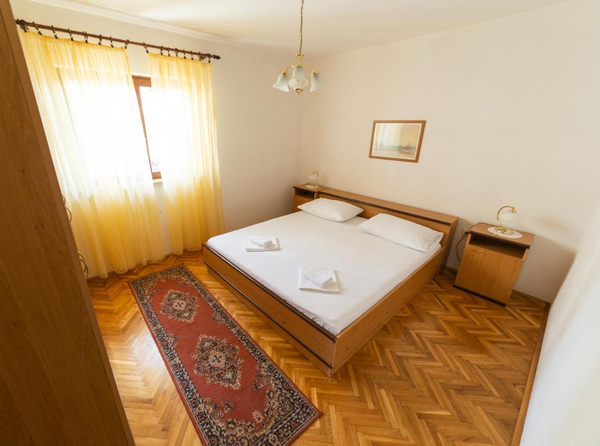 Apartmani Antonia Novalja Exterior foto