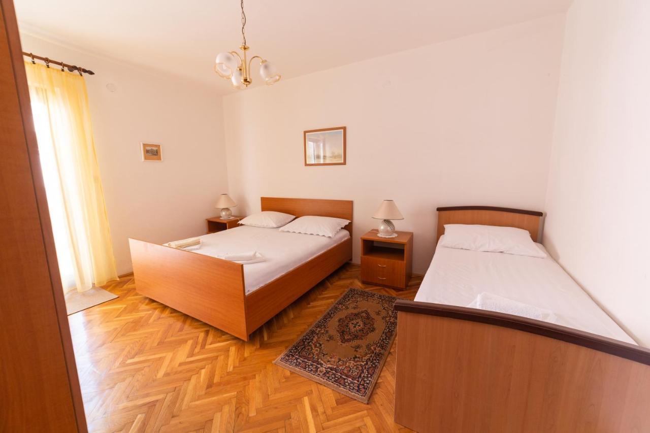 Apartmani Antonia Novalja Exterior foto