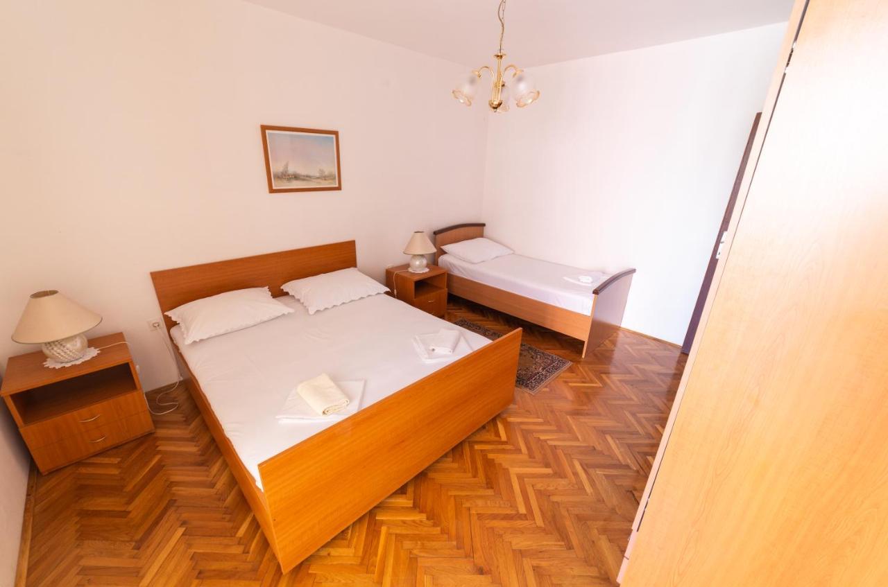 Apartmani Antonia Novalja Exterior foto