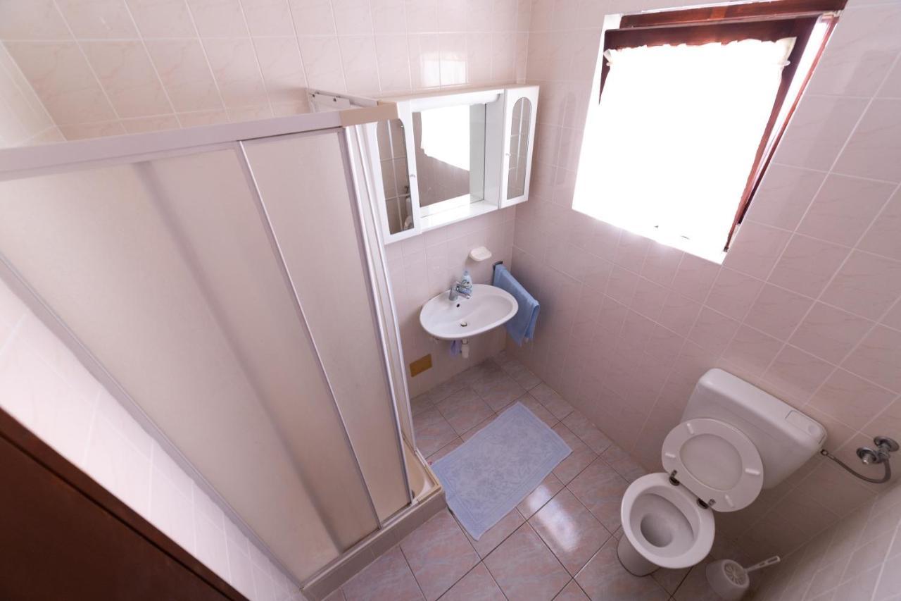 Apartmani Antonia Novalja Exterior foto