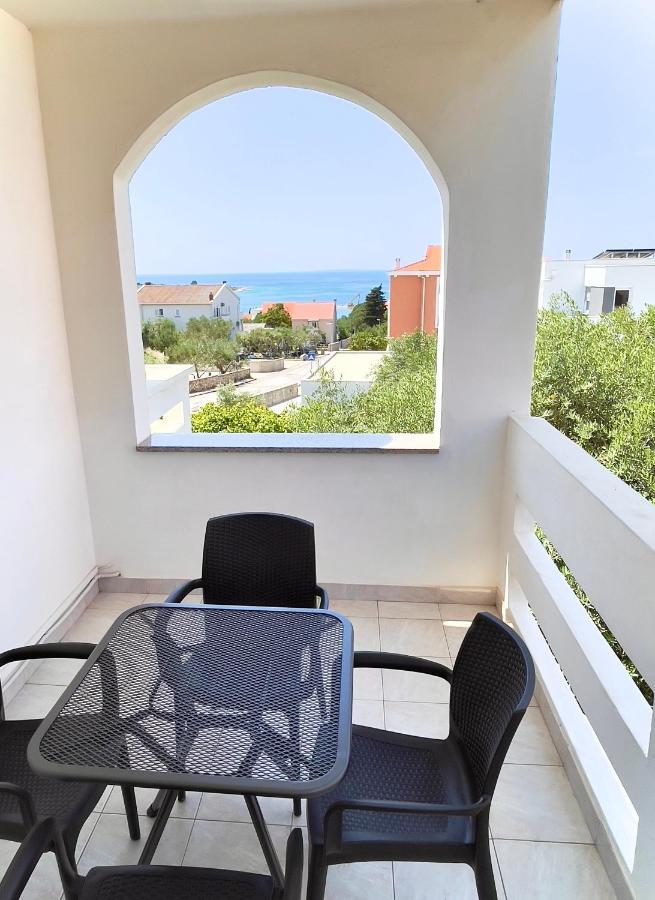 Apartmani Antonia Novalja Exterior foto