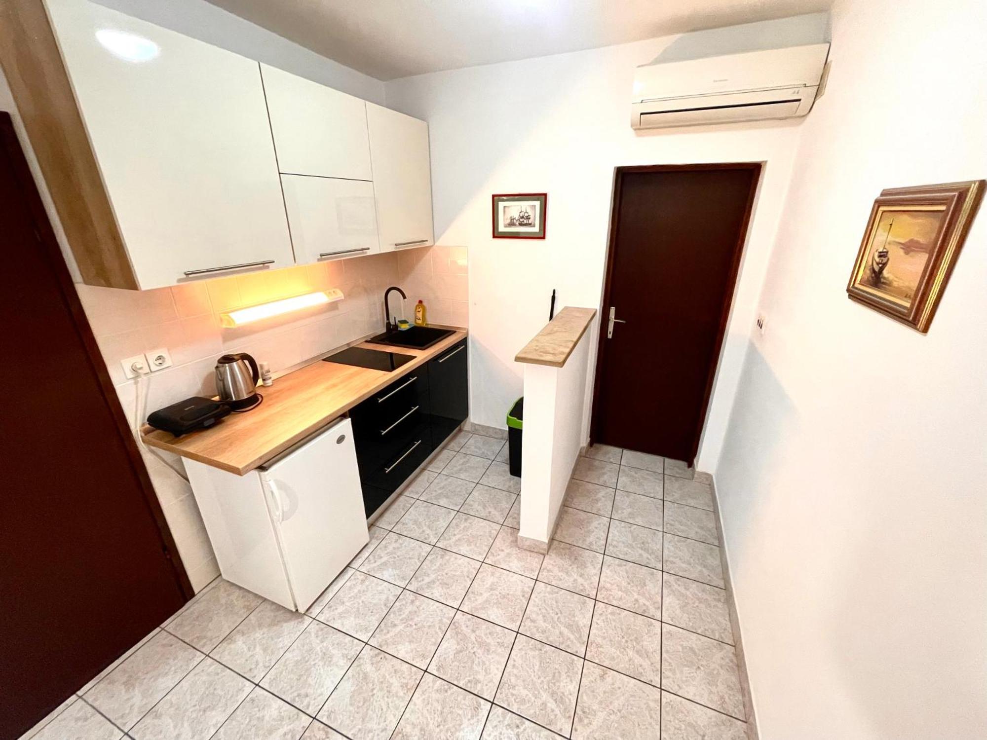 Apartmani Antonia Novalja Exterior foto