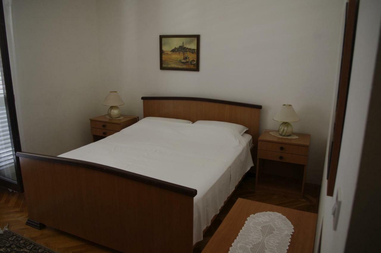 Apartmani Antonia Novalja Exterior foto