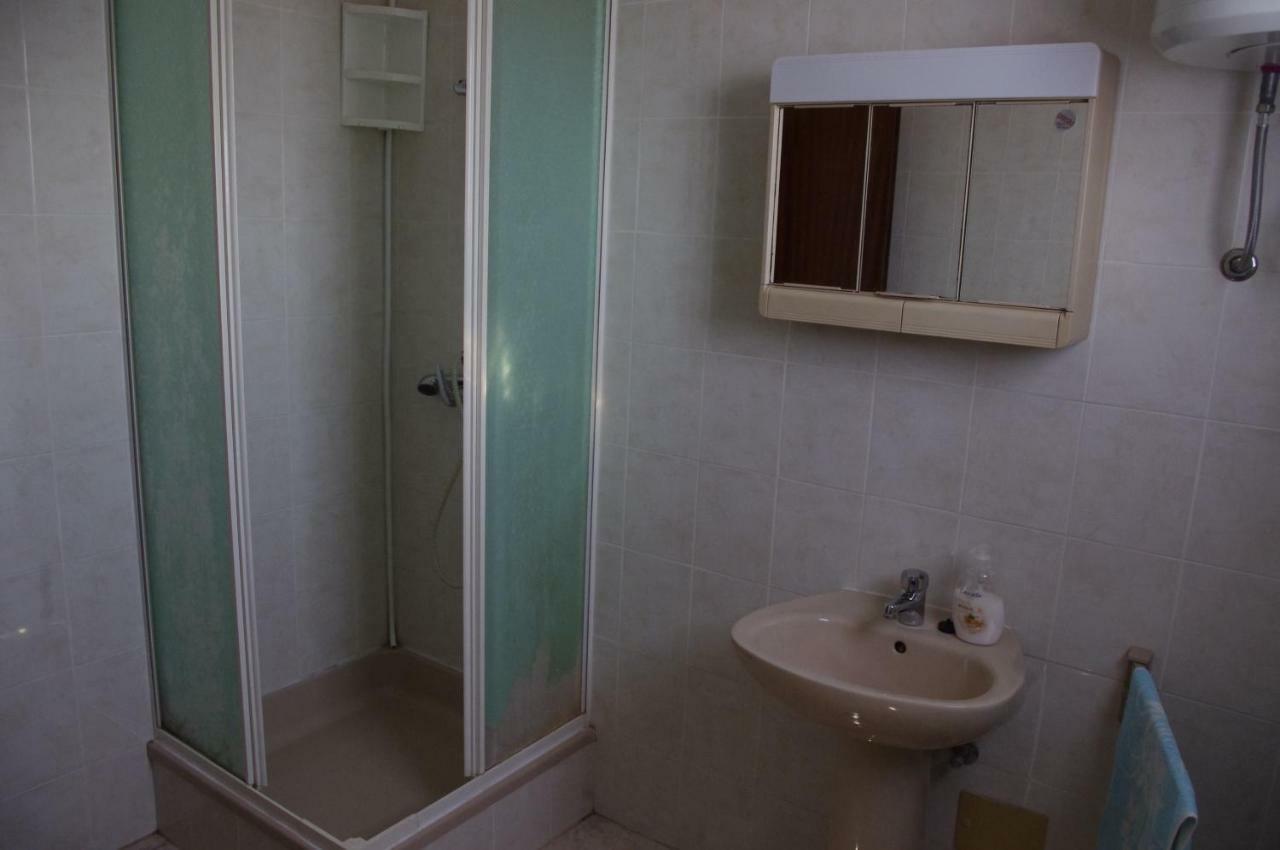 Apartmani Antonia Novalja Exterior foto